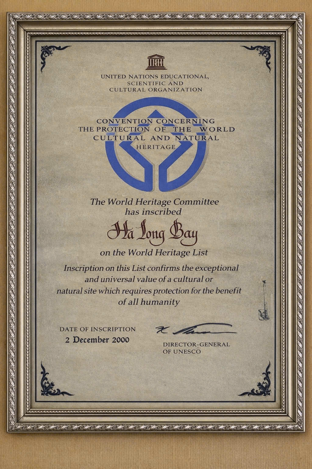 Bằng UNESCO công nhận Vịnh Hạ Long vào danh mục di sản thế giới 2000